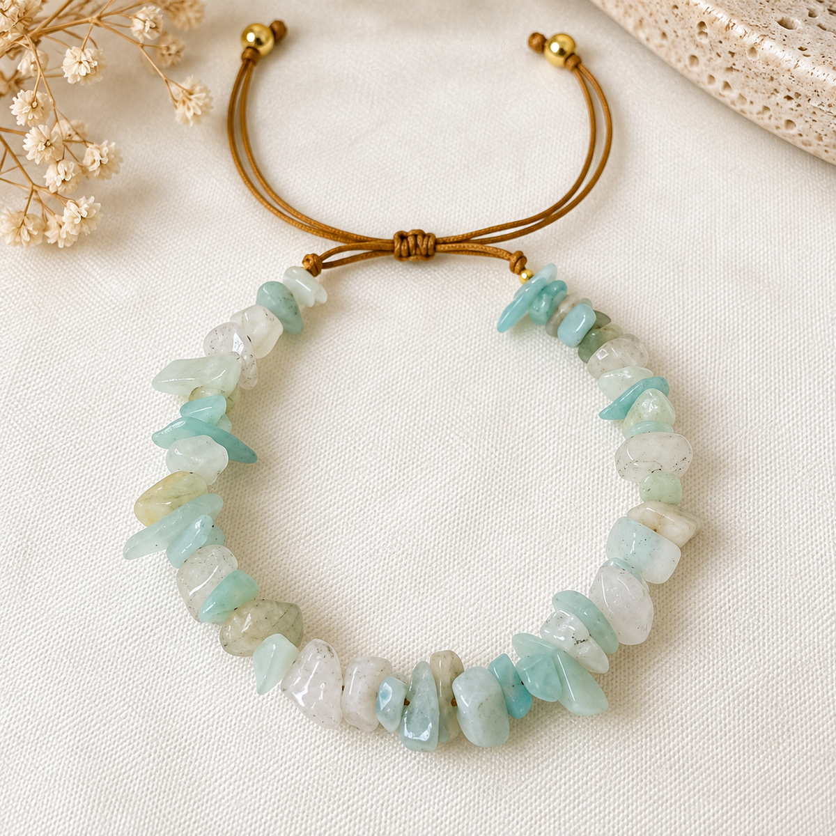 Pulsera de amazonita natural con cordón ajustable